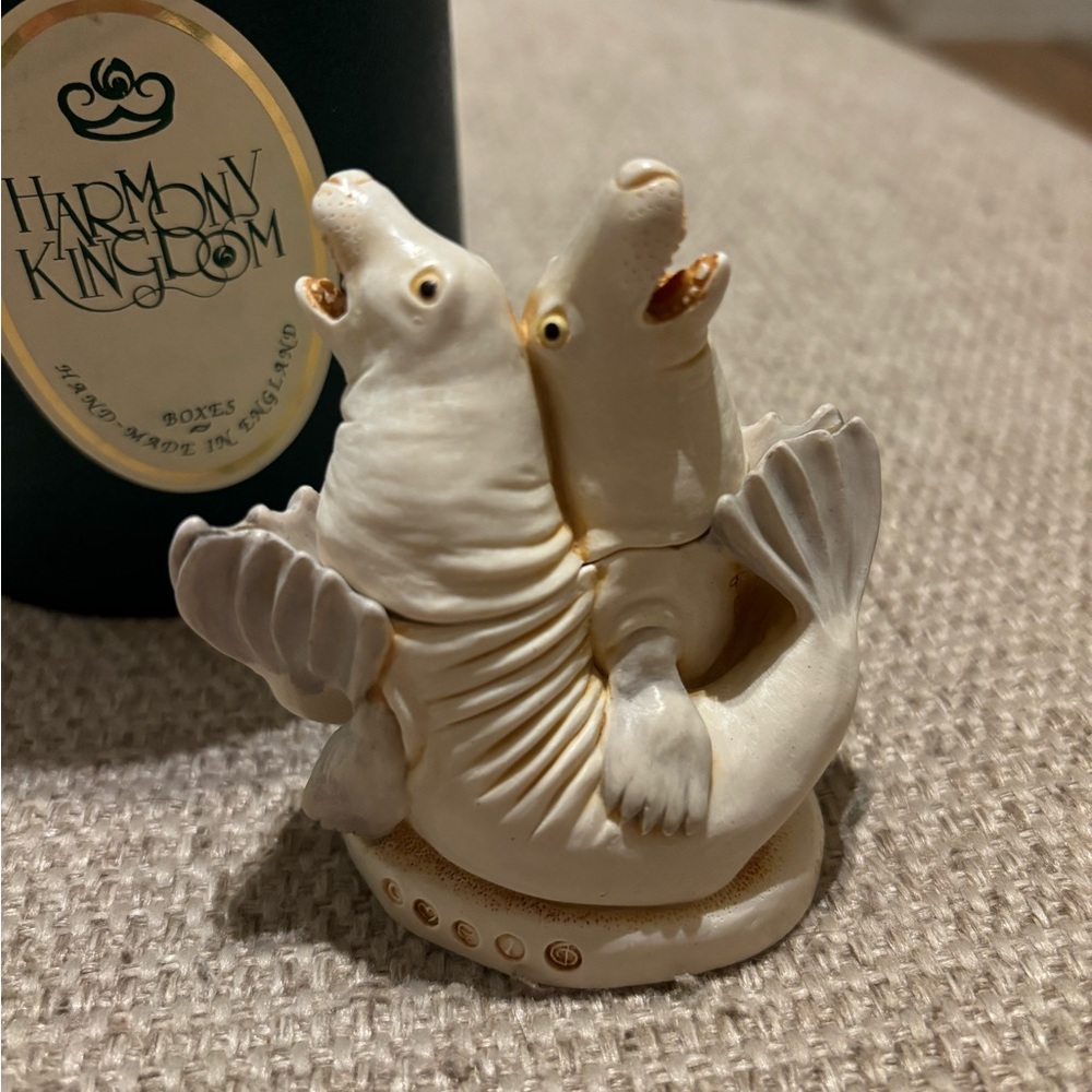 Harmony Kingdom Aria Amorosa Box Figurine